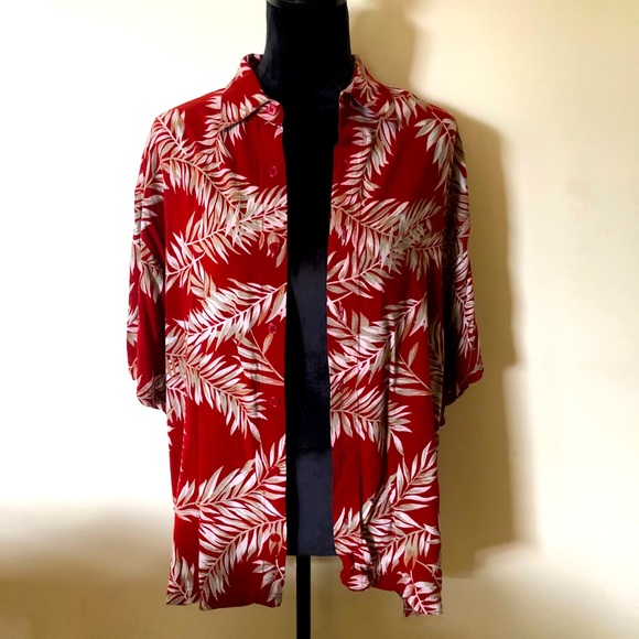 Other - Men’s Hawaiian shirt size medium floral red